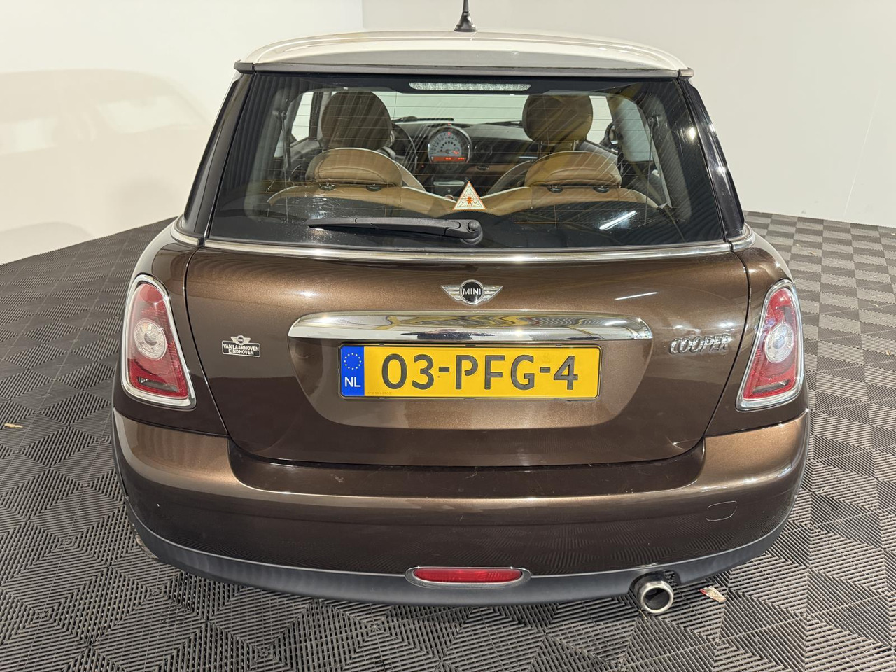 Mini | Mini | 1.6 Cooper Mayfair | 2011 | 199.566 km | 03PFG4 | Logisch - هاتشباك: صورة 2 Mini | Mini | 1.6 Cooper Mayfair | 2011 | 199.566 km | 03PFG4 | Logisch - هاتشباك: صورة 2