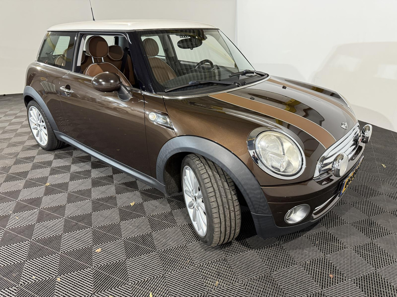 Mini | Mini | 1.6 Cooper Mayfair | 2011 | 199.566 km | 03PFG4 | Logisch - هاتشباك: صورة 5 Mini | Mini | 1.6 Cooper Mayfair | 2011 | 199.566 km | 03PFG4 | Logisch - هاتشباك: صورة 5