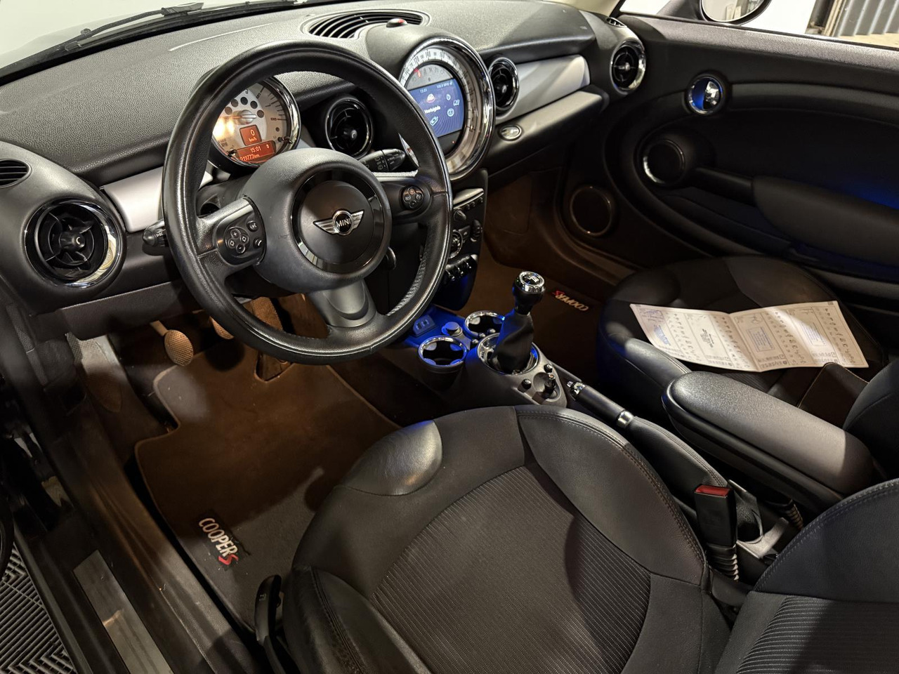 Mini | Mini | 1.6 One Pepper | 2013 | 219.773 km | 7SFJ73 | Logisch - هاتشباك: صورة 4 Mini | Mini | 1.6 One Pepper | 2013 | 219.773 km | 7SFJ73 | Logisch - هاتشباك: صورة 4