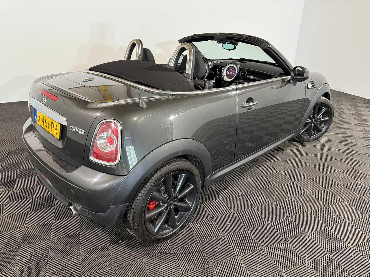 Mini Mini Roadster 1.6 Cooper 2012 123.482 km X-461-PR - سيارة: صورة 2 Mini Mini Roadster 1.6 Cooper 2012 123.482 km X-461-PR - سيارة: صورة 2