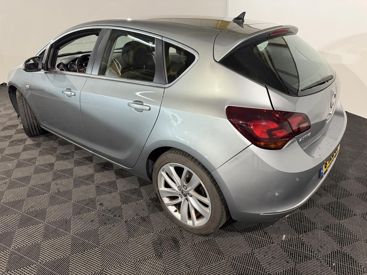 Opel Astra 1.4 Turbo Sport |2014 | 198.191 km | 6-TLG-85 - هاتشباك: صورة 3 Opel Astra 1.4 Turbo Sport |2014 | 198.191 km | 6-TLG-85 - هاتشباك: صورة 3