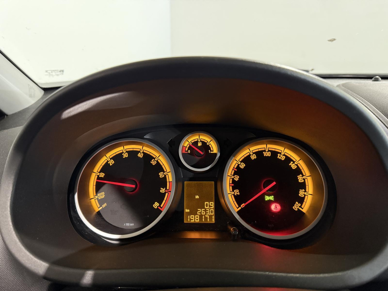 Opel | Corsa | 1.2-16V Rhythm | 2013 | 198.171 km | 5KBB41 | Logisch - هاتشباك: صورة 2 Opel | Corsa | 1.2-16V Rhythm | 2013 | 198.171 km | 5KBB41 | Logisch - هاتشباك: صورة 2