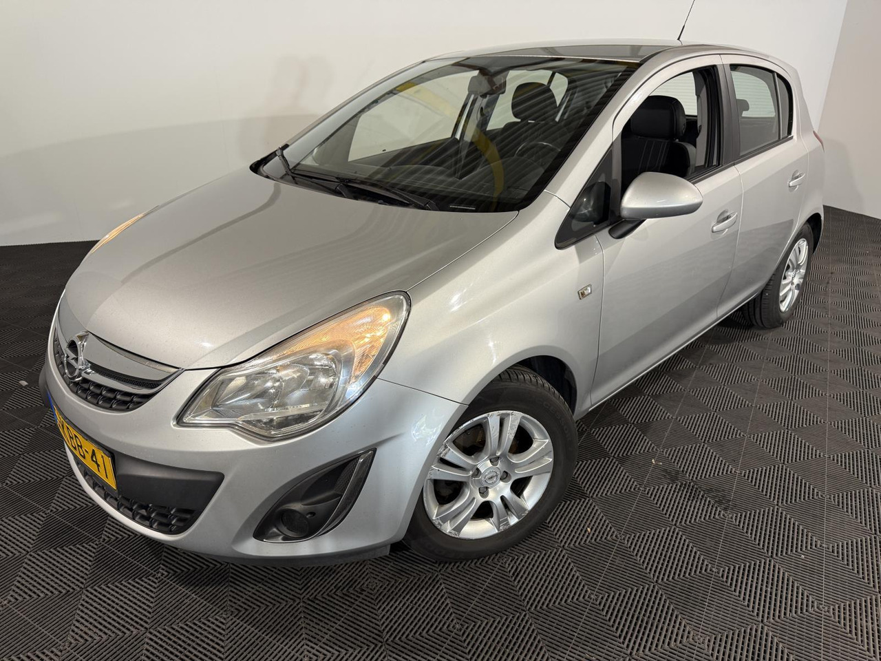 Opel | Corsa | 1.2-16V Rhythm | 2013 | 198.171 km | 5KBB41 | Logisch - هاتشباك: صورة 1 Opel | Corsa | 1.2-16V Rhythm | 2013 | 198.171 km | 5KBB41 | Logisch - هاتشباك: صورة 1