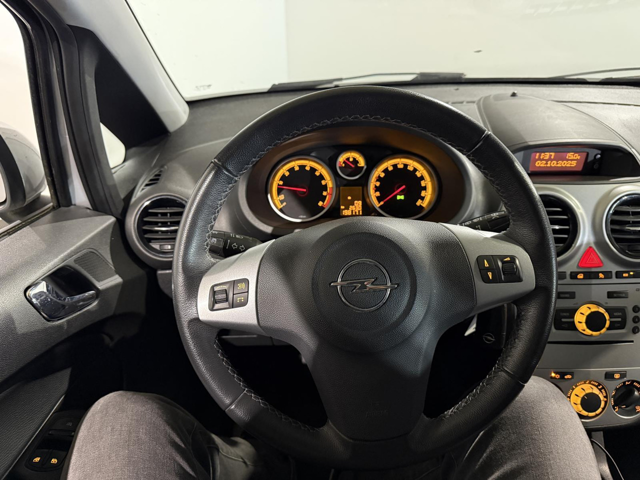 Opel | Corsa | 1.2-16V Rhythm | 2013 | 198.171 km | 5KBB41 | Logisch - هاتشباك: صورة 3 Opel | Corsa | 1.2-16V Rhythm | 2013 | 198.171 km | 5KBB41 | Logisch - هاتشباك: صورة 3