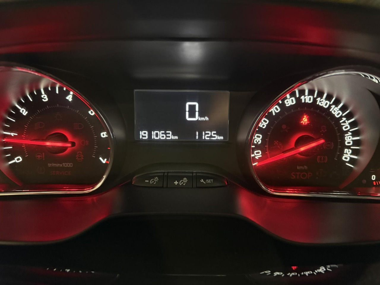 Peugeot | 208 | 1.2 VTi Style | 2014 | 191.063 km | 9XVB78 | Logisch - هاتشباك: صورة 2 Peugeot | 208 | 1.2 VTi Style | 2014 | 191.063 km | 9XVB78 | Logisch - هاتشباك: صورة 2