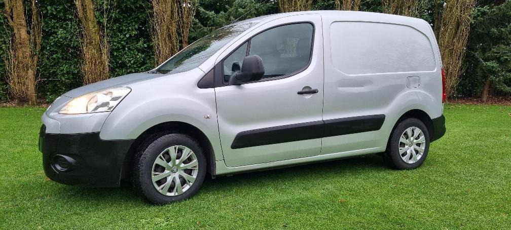 Peugeot Partner 120 1.6 HDI L1 XT Profit + | 2011 | 117.486 km | 7-VLP-25 - فان المدمجة: صورة 1 Peugeot Partner 120 1.6 HDI L1 XT Profit + | 2011 | 117.486 km | 7-VLP-25 - فان المدمجة: صورة 1