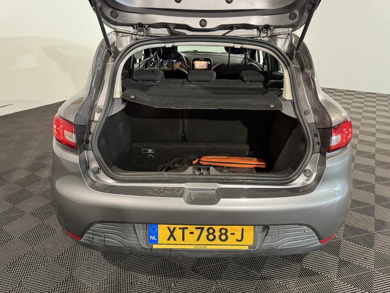 Renault | Clio | 0.9 TCe Dynamique | 2016 | 192.462 km | XT788J | Geen oordeel - هاتشباك: صورة 5 Renault | Clio | 0.9 TCe Dynamique | 2016 | 192.462 km | XT788J | Geen oordeel - هاتشباك: صورة 5