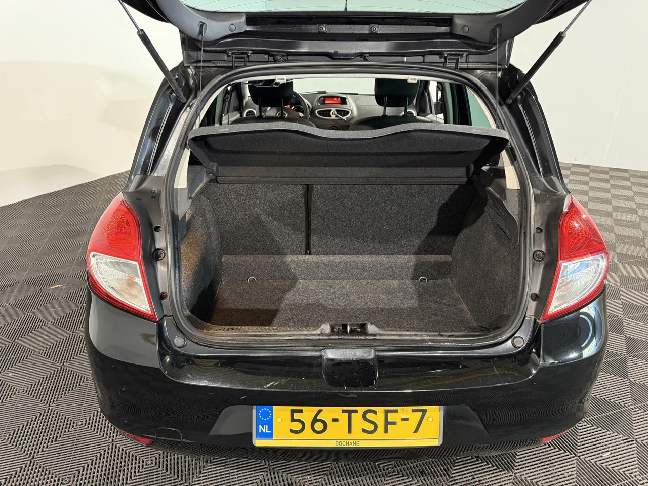 Renault | Clio | 1.2 Authentique | 2012 | 216.427 km | 56TSF7 | Logisch - هاتشباك: صورة 5 Renault | Clio | 1.2 Authentique | 2012 | 216.427 km | 56TSF7 | Logisch - هاتشباك: صورة 5