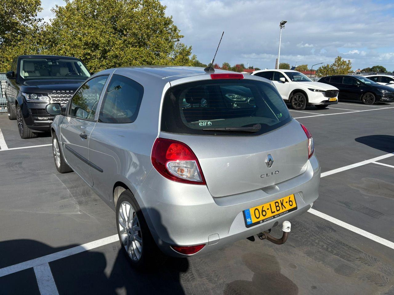 Renault Clio 1.2 TCe Special Line | 2010 | 130.181 km | 06LBK6 | NAP: Logisch - هاتشباك: صورة 3 Renault Clio 1.2 TCe Special Line | 2010 | 130.181 km | 06LBK6 | NAP: Logisch - هاتشباك: صورة 3