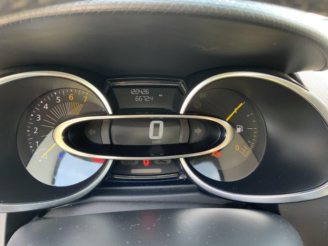 Renault | Clio Estate | 0.9 TCe Expression | 2015 | 120.426 km | GL-215-T - سيارة: صورة 5 Renault | Clio Estate | 0.9 TCe Expression | 2015 | 120.426 km | GL-215-T - سيارة: صورة 5