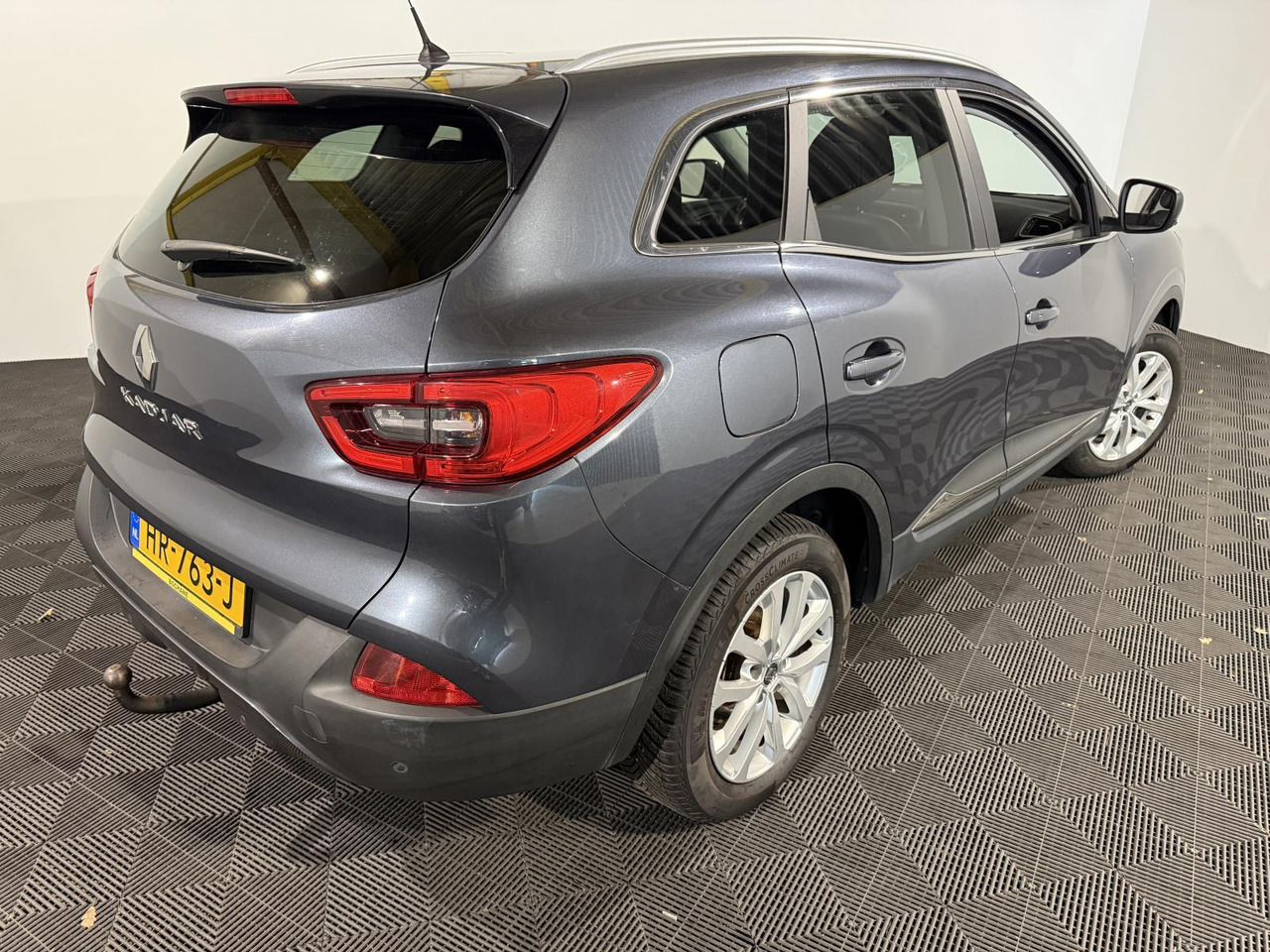 Renault | Kadjar | 1.2 TCe Intens | 2015 | 187.621 km | HR763J | Logisch - سيارة دفع رباعي: صورة 4 Renault | Kadjar | 1.2 TCe Intens | 2015 | 187.621 km | HR763J | Logisch - سيارة دفع رباعي: صورة 4