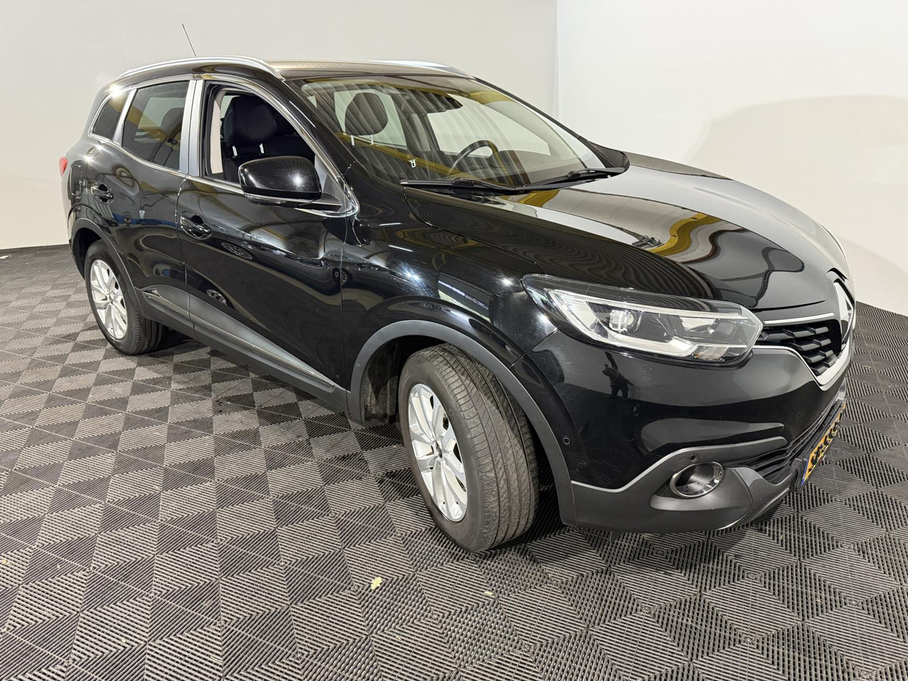 Renault | Kadjar | 1.2 TCe Intens | 2018 | 183.542 km | SB555X | Logisch - سيارة دفع رباعي: صورة 3 Renault | Kadjar | 1.2 TCe Intens | 2018 | 183.542 km | SB555X | Logisch - سيارة دفع رباعي: صورة 3