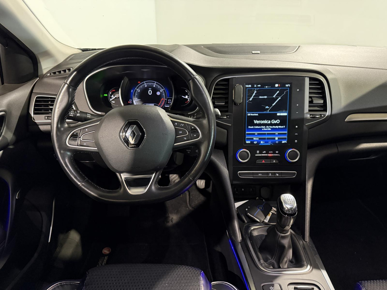 Renault | Mégane Estate | 1.2 TCe Bose | 2017 | 197.462 km | PP713F | Logisch - سيارة: صورة 3 Renault | Mégane Estate | 1.2 TCe Bose | 2017 | 197.462 km | PP713F | Logisch - سيارة: صورة 3