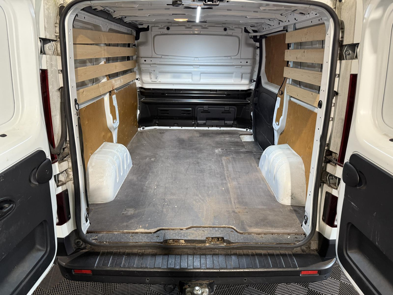Renault Trafic 1.6 dCi T27 L1 H1 Comfort V-280-NR - فان: صورة 5 Renault Trafic 1.6 dCi T27 L1 H1 Comfort V-280-NR - فان: صورة 5