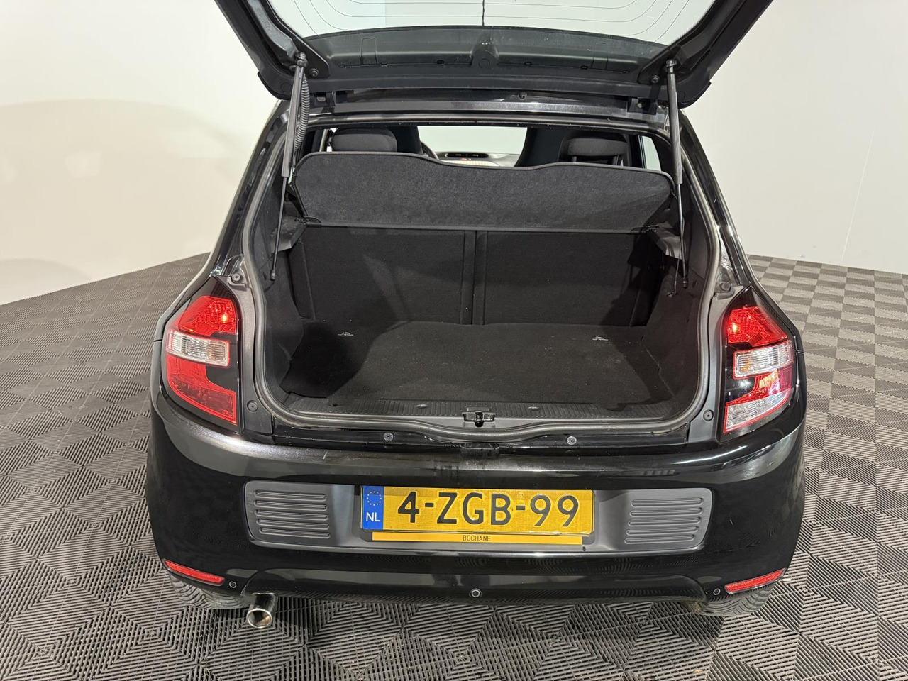 Renault | Twingo | 1.0 SCe Expression | 2015 | 226.056 km | 4ZGB99 | Logisch - هاتشباك: صورة 2 Renault | Twingo | 1.0 SCe Expression | 2015 | 226.056 km | 4ZGB99 | Logisch - هاتشباك: صورة 2