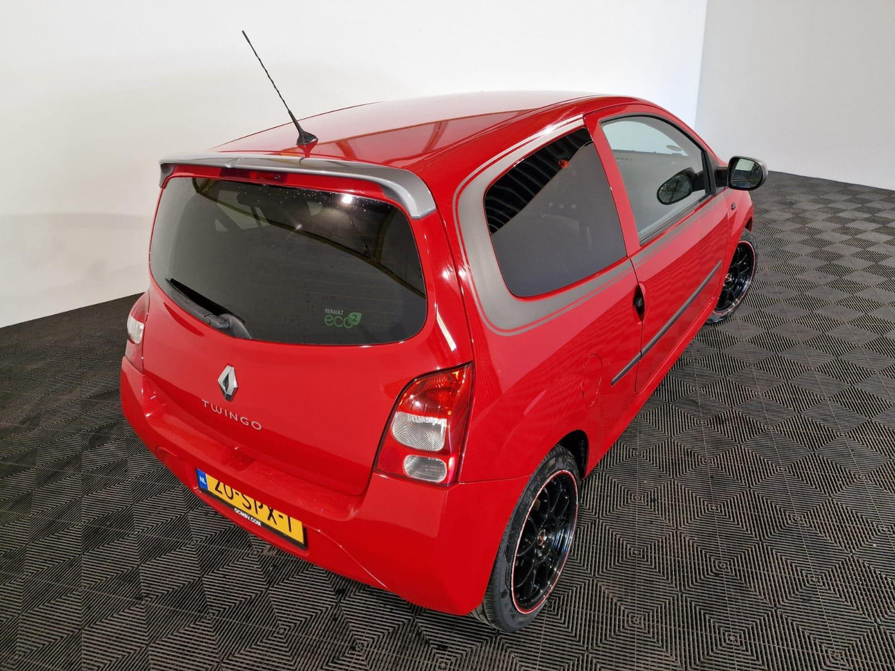 Renault Twingo 1.2-16V Collection 2011 149.179 km 20-SPX-1 - هاتشباك: صورة 4 Renault Twingo 1.2-16V Collection 2011 149.179 km 20-SPX-1 - هاتشباك: صورة 4