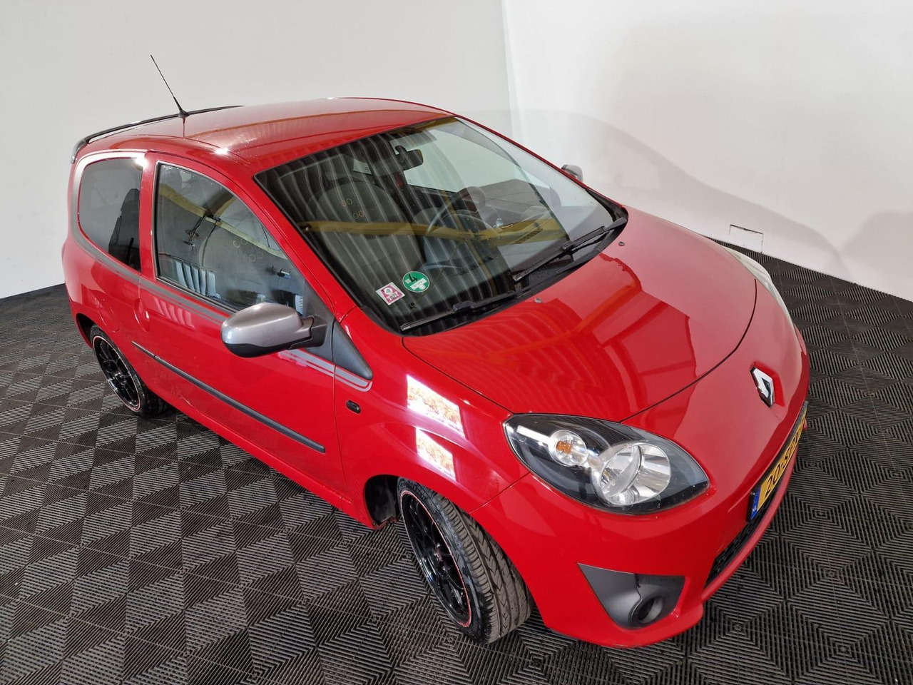 Renault Twingo 1.2-16V Collection 2011 149.179 km 20-SPX-1 - هاتشباك: صورة 5 Renault Twingo 1.2-16V Collection 2011 149.179 km 20-SPX-1 - هاتشباك: صورة 5