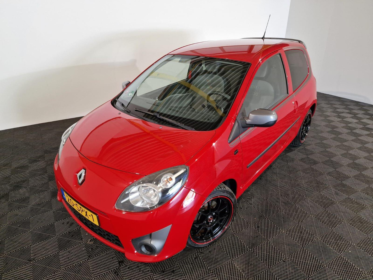 Renault Twingo 1.2-16V Collection 2011 149.179 km 20-SPX-1 - هاتشباك: صورة 1 Renault Twingo 1.2-16V Collection 2011 149.179 km 20-SPX-1 - هاتشباك: صورة 1