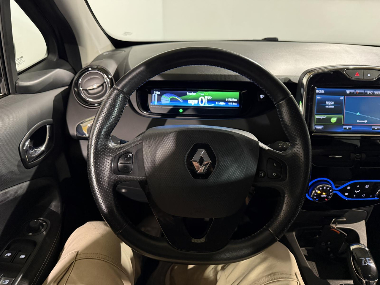 Renault | ZOE | R90 Intens 41 kWh (ex Accu) | 2018 | 117.938 km | Automaat | SF678V | Logisch - هاتشباك: صورة 5 Renault | ZOE | R90 Intens 41 kWh (ex Accu) | 2018 | 117.938 km | Automaat | SF678V | Logisch - هاتشباك: صورة 5