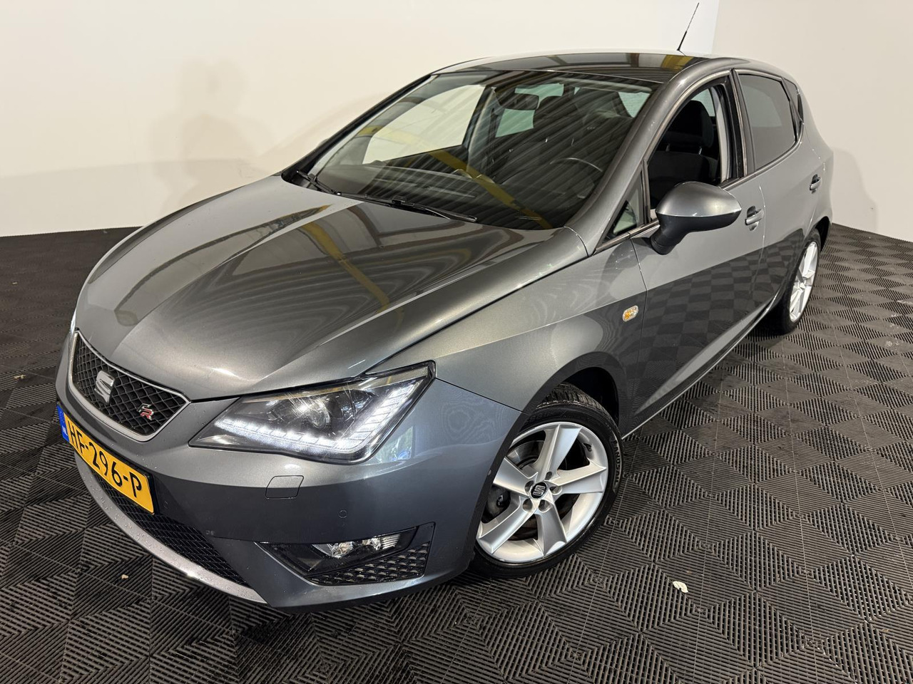 SEAT | Ibiza | 1.0 EcoTSI FR Connect | 2015 | 138.360 km | HF296P | Logisch - هاتشباك: صورة 1 SEAT | Ibiza | 1.0 EcoTSI FR Connect | 2015 | 138.360 km | HF296P | Logisch - هاتشباك: صورة 1