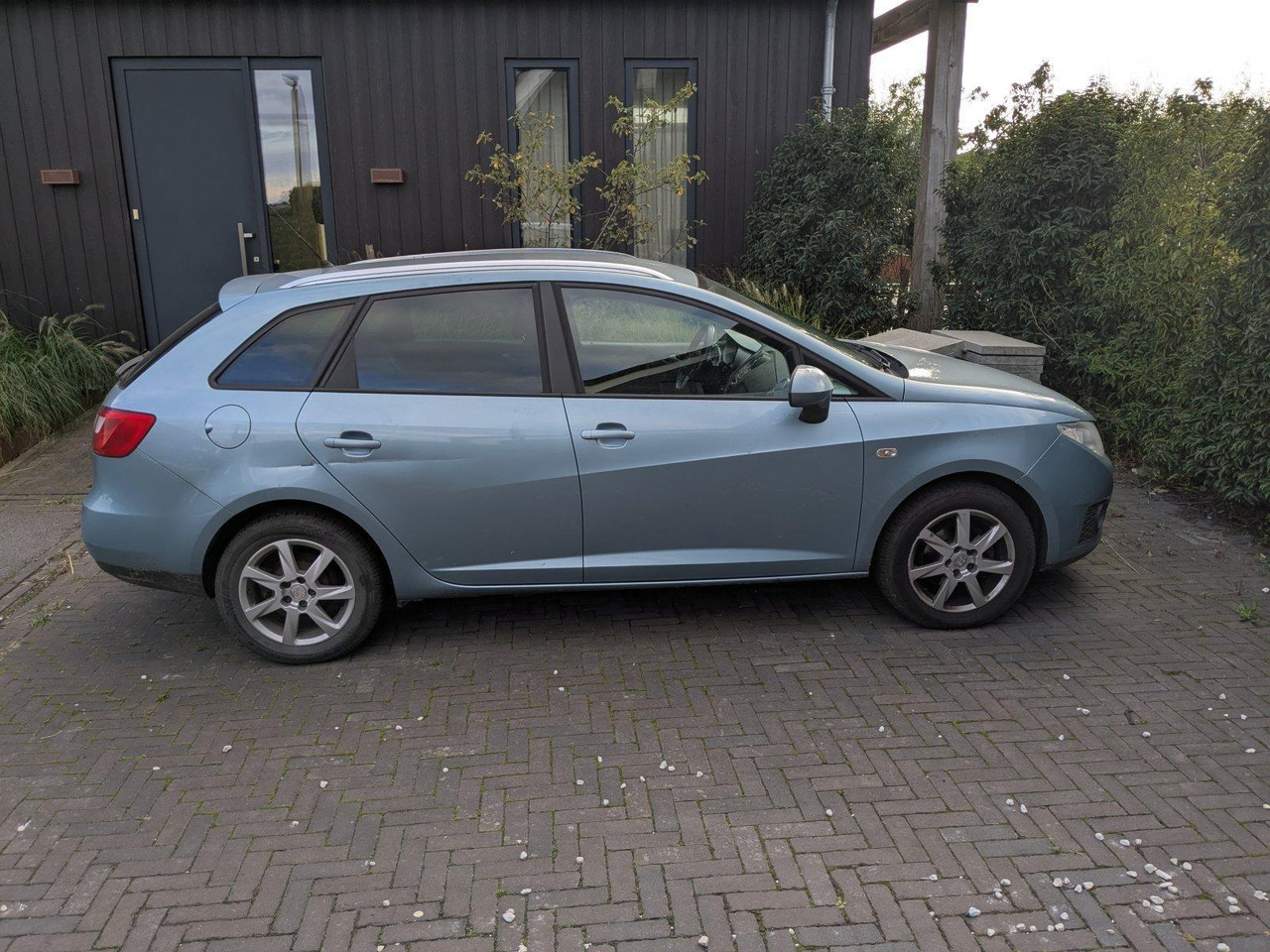 SEAT | Ibiza ST | 1.2 TDI Style Ecomotive | 2011 | 187.816 km | 04PPB6 | Logisch - سيارة: صورة 4 SEAT | Ibiza ST | 1.2 TDI Style Ecomotive | 2011 | 187.816 km | 04PPB6 | Logisch - سيارة: صورة 4