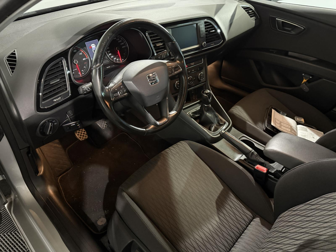 SEAT | Leon ST | 1.0 EcoTSI Style Connect | 2016 | 288.051 km | KK185F | Logisch - سيارة: صورة 4 SEAT | Leon ST | 1.0 EcoTSI Style Connect | 2016 | 288.051 km | KK185F | Logisch - سيارة: صورة 4