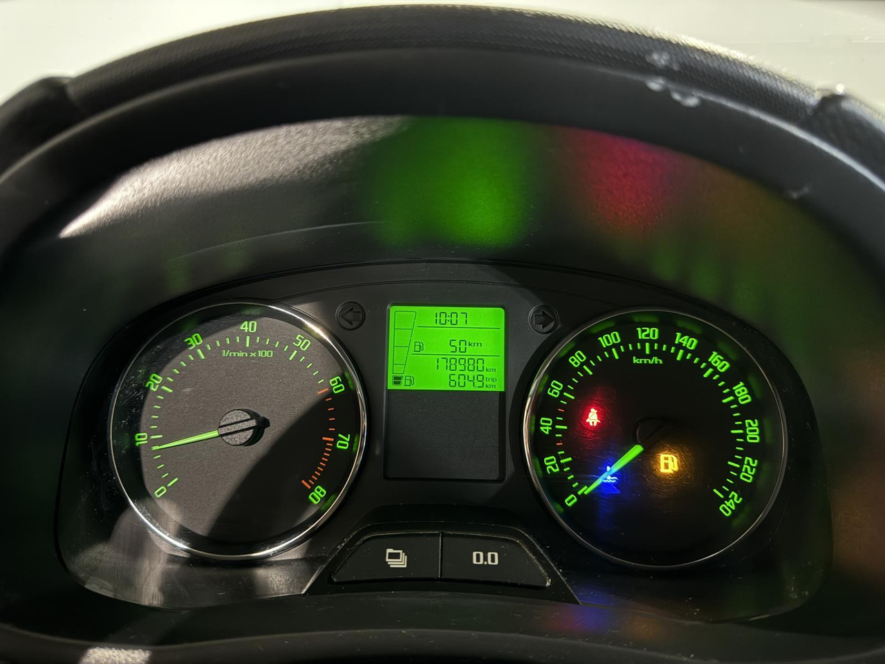 Skoda | Fabia Combi | 1.2 TSI Style | 2012 | 178.890 km | 45TZS5 | Logisch - سيارة: صورة 4 Skoda | Fabia Combi | 1.2 TSI Style | 2012 | 178.890 km | 45TZS5 | Logisch - سيارة: صورة 4