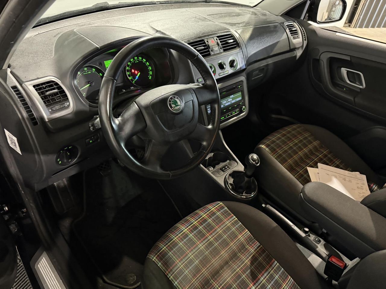 Skoda | Fabia Combi | 1.2 TSI Style | 2012 | 249.974 km | 63XDD5 | Logisch - سيارة: صورة 4 Skoda | Fabia Combi | 1.2 TSI Style | 2012 | 249.974 km | 63XDD5 | Logisch - سيارة: صورة 4