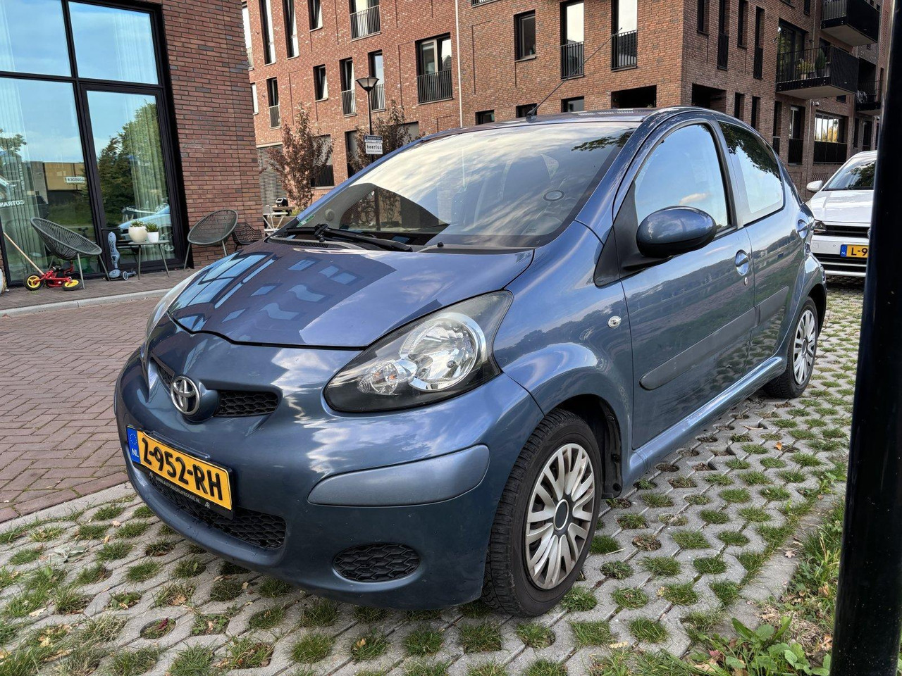Toyota | Aygo | 1.0-12V Access | 2009 | 152.444 km | Z952RH | Geen oordeel - هاتشباك: صورة 1 Toyota | Aygo | 1.0-12V Access | 2009 | 152.444 km | Z952RH | Geen oordeel - هاتشباك: صورة 1