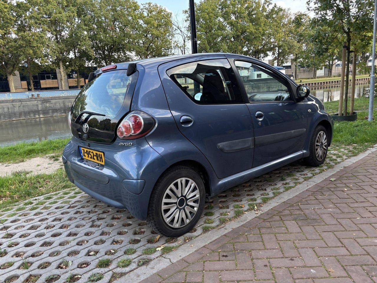 Toyota | Aygo | 1.0-12V Access | 2009 | 152.444 km | Z952RH | Geen oordeel - هاتشباك: صورة 2 Toyota | Aygo | 1.0-12V Access | 2009 | 152.444 km | Z952RH | Geen oordeel - هاتشباك: صورة 2