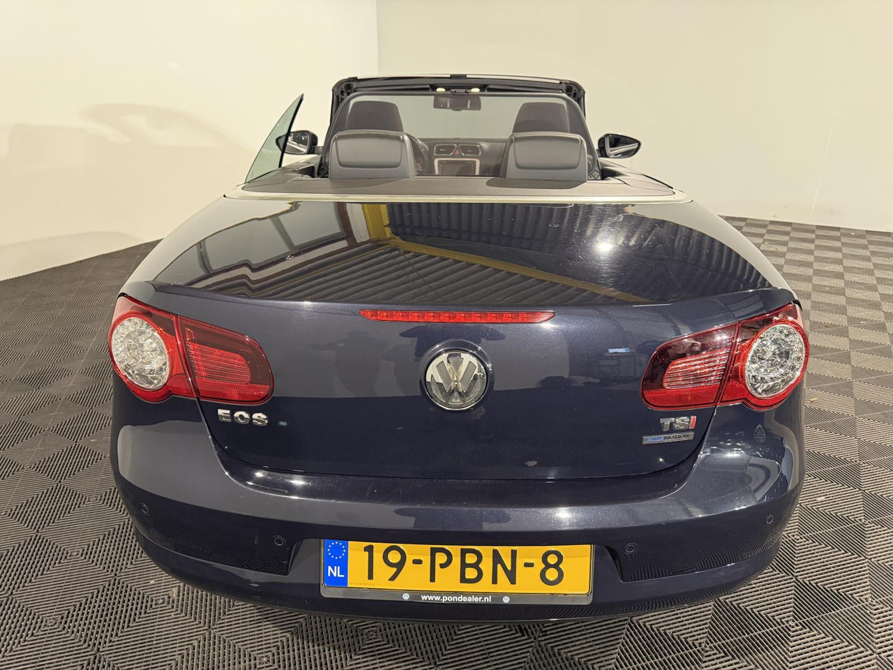 Volkswagen | Eos | 1.4 TSI Highline BlueMotion | 2011 | 147.563 km | 19PBN8 | Logisch - سيارة: صورة 4 Volkswagen | Eos | 1.4 TSI Highline BlueMotion | 2011 | 147.563 km | 19PBN8 | Logisch - سيارة: صورة 4