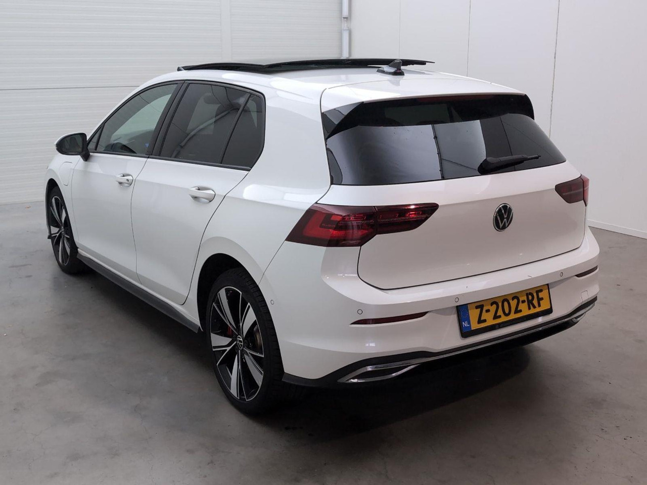 Volkswagen Golf 1.4 eHybrid GTE | 2022 | 76.195 km | Automaat | Z202RF | NAP: Geen oordeel - هاتشباك: صورة 3 Volkswagen Golf 1.4 eHybrid GTE | 2022 | 76.195 km | Automaat | Z202RF | NAP: Geen oordeel - هاتشباك: صورة 3