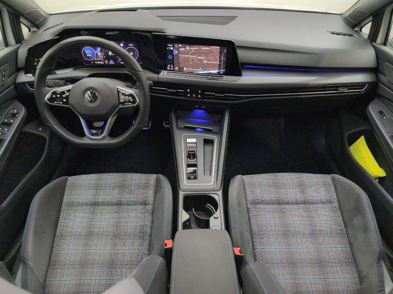 Volkswagen Golf 1.4 eHybrid GTE | 2022 | 76.195 km | Automaat | Z202RF | NAP: Geen oordeel - هاتشباك: صورة 5 Volkswagen Golf 1.4 eHybrid GTE | 2022 | 76.195 km | Automaat | Z202RF | NAP: Geen oordeel - هاتشباك: صورة 5