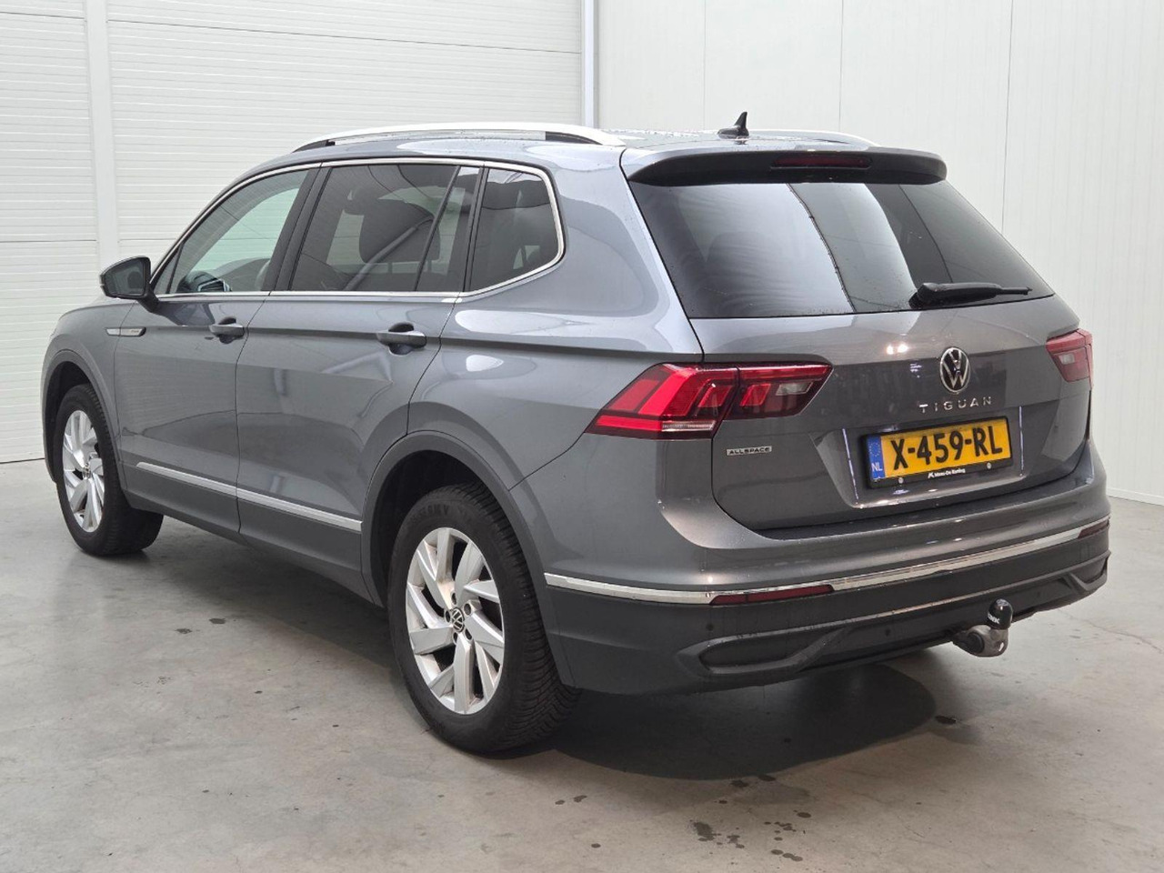 Volkswagen Tiguan Allspace 1.5 TSI R - Line 7p. | 2023 | 86.012 km | Automaat | X459RL | NAP: Geen oordeel - سيارة دفع رباعي: صورة 3 Volkswagen Tiguan Allspace 1.5 TSI R - Line 7p. | 2023 | 86.012 km | Automaat | X459RL | NAP: Geen oordeel - سيارة دفع رباعي: صورة 3
