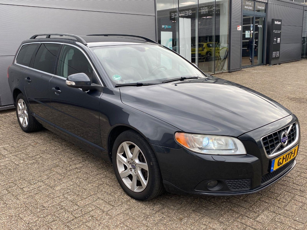 Volvo V70 2.0 D3 Summum | 2011 | 382.199 km | Automaat | GJ177J | NAP: Geen oordeel - سيارة: صورة 2 Volvo V70 2.0 D3 Summum | 2011 | 382.199 km | Automaat | GJ177J | NAP: Geen oordeel - سيارة: صورة 2