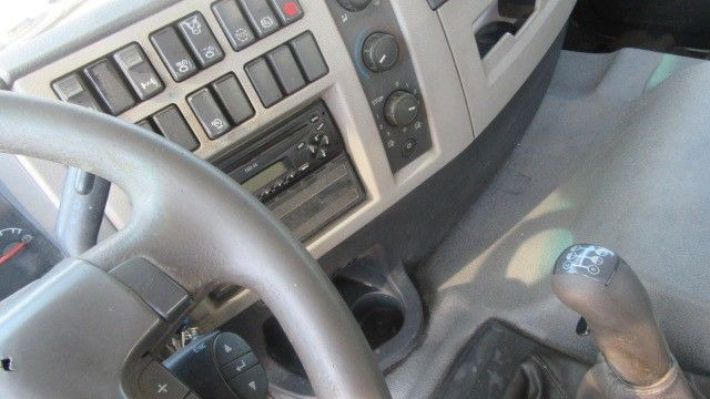 شاحنة نقل المخلفات Volvo FE-320 Abestztkipper: صورة 10