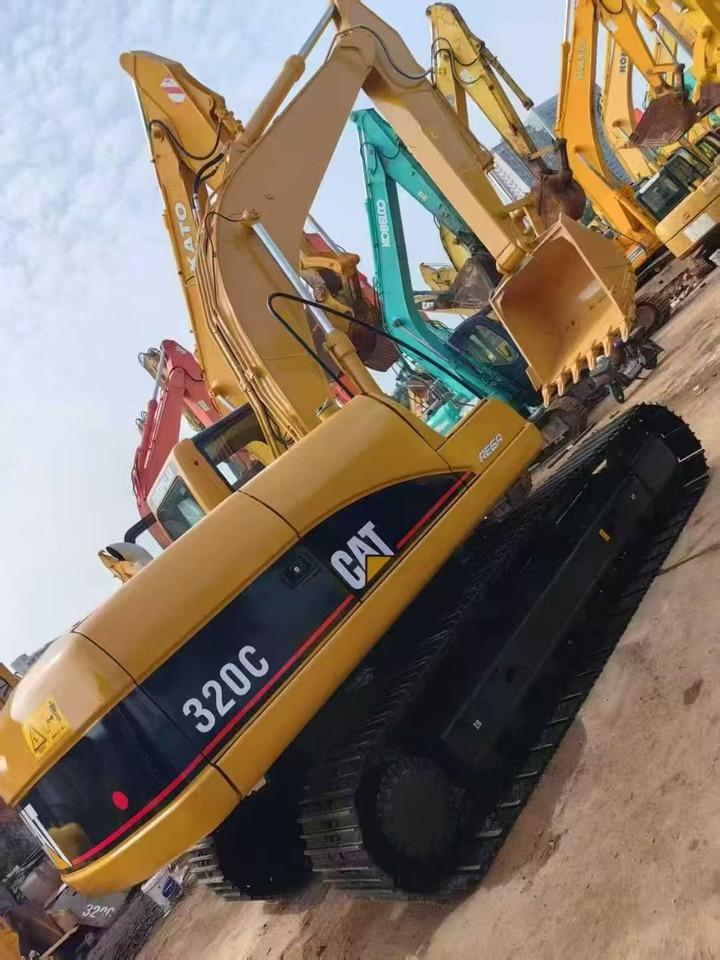 CATPILLAR 320CL - حفار زحاف: صورة 5 CATPILLAR 320CL - حفار زحاف: صورة 5