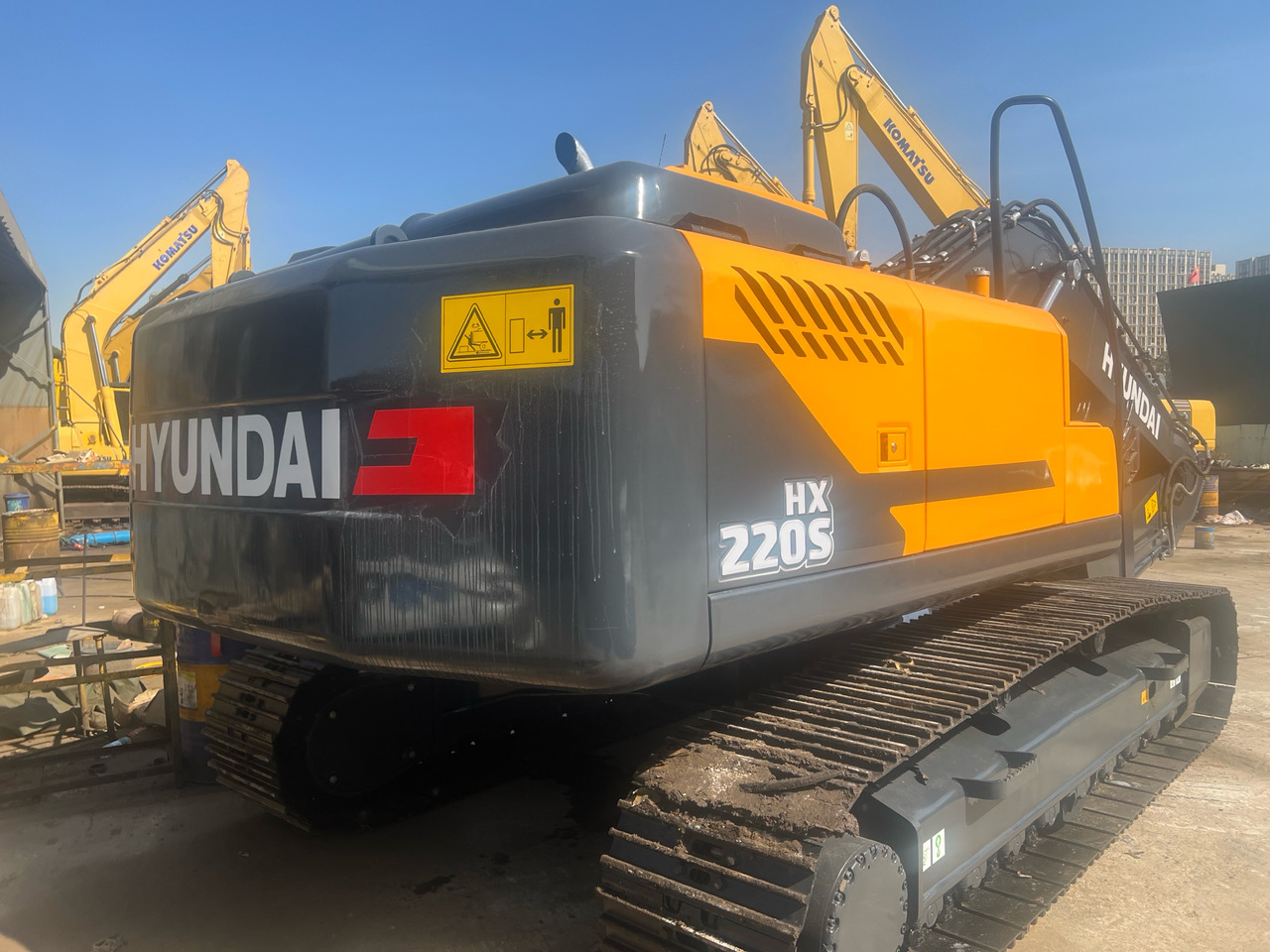 Hyundai 220S - حفار زحاف: صورة 3 Hyundai 220S - حفار زحاف: صورة 3