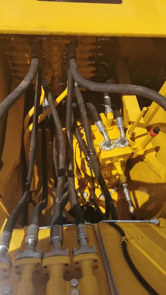 KOMATSU PC220-8N1 - حفار زحاف: صورة 5 KOMATSU PC220-8N1 - حفار زحاف: صورة 5