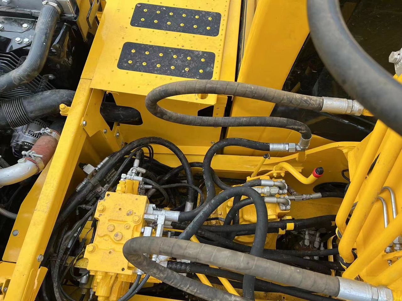 Komatsu PC200-7 - حفار زحاف: صورة 5 Komatsu PC200-7 - حفار زحاف: صورة 5