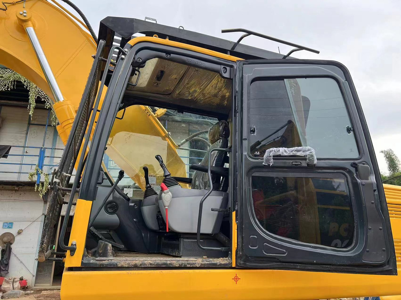 Komatsu PC200-7 - حفار زحاف: صورة 3 Komatsu PC200-7 - حفار زحاف: صورة 3