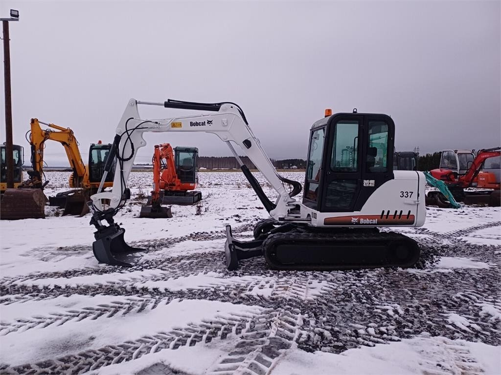 Bobcat 337D Kallistuvalla liittimellä - حفارة مُصَّغرة: صورة 2 Bobcat 337D Kallistuvalla liittimellä - حفارة مُصَّغرة: صورة 2