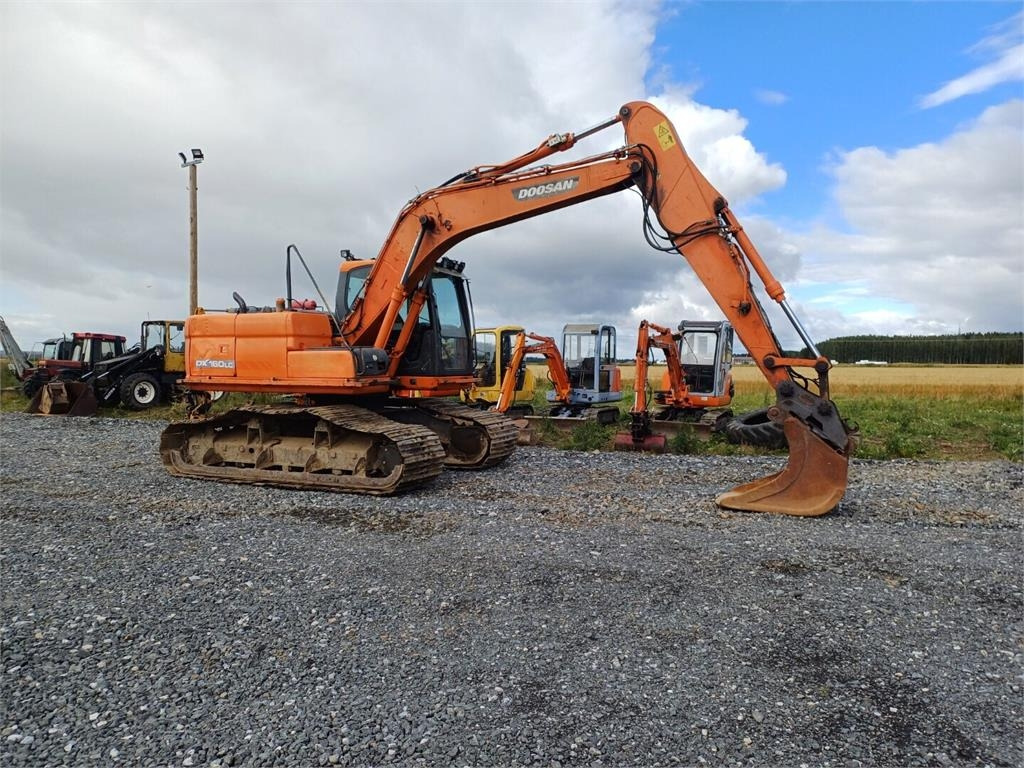 Doosan DX160LC Metsä alustalla - حفار زحاف: صورة 4 Doosan DX160LC Metsä alustalla - حفار زحاف: صورة 4