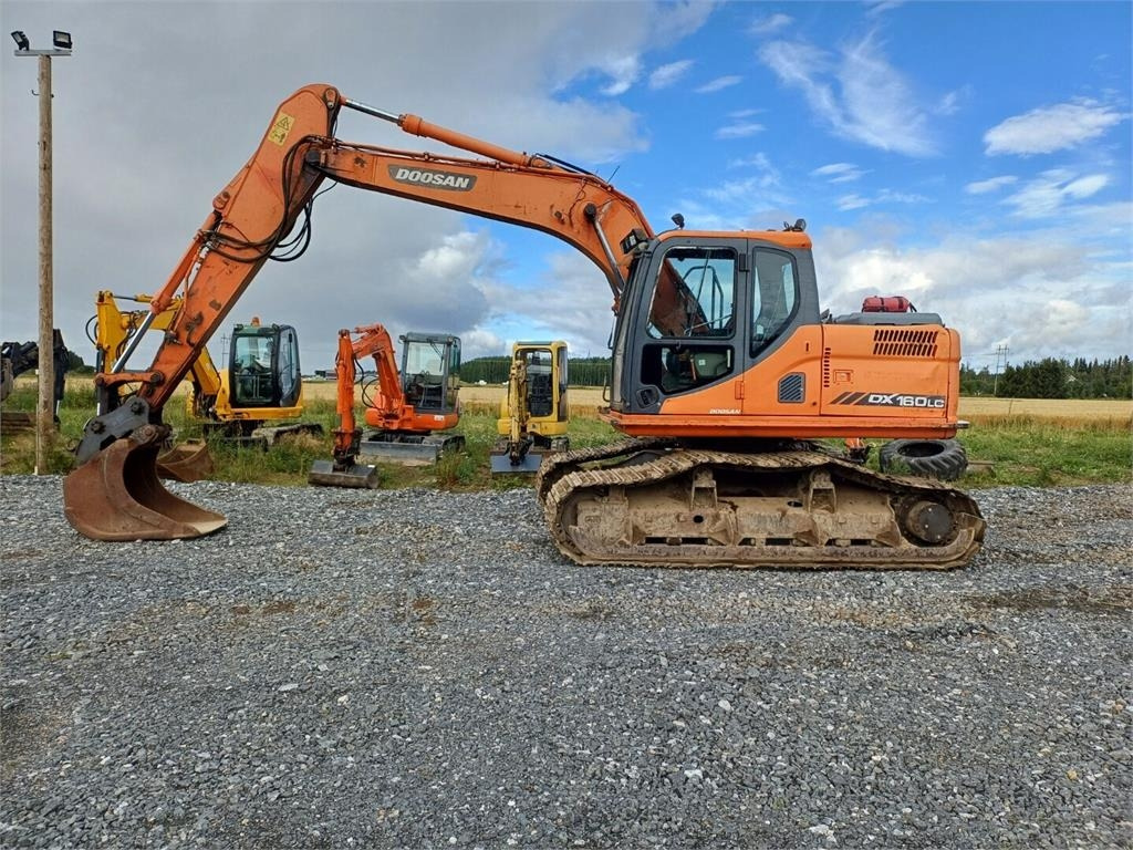 Doosan DX160LC Metsä alustalla - حفار زحاف: صورة 2 Doosan DX160LC Metsä alustalla - حفار زحاف: صورة 2