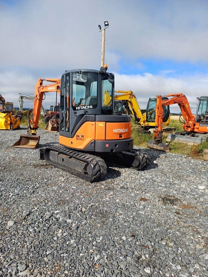 Hitachi ZX50u Engcon pyörittäjällä - حفارة مُصَّغرة: صورة 4 Hitachi ZX50u Engcon pyörittäjällä - حفارة مُصَّغرة: صورة 4
