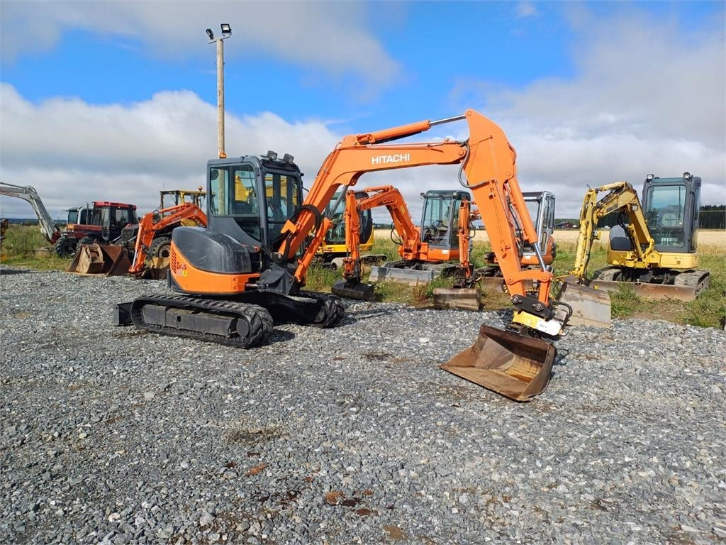 Hitachi ZX50u Engcon pyörittäjällä - حفارة مُصَّغرة: صورة 5 Hitachi ZX50u Engcon pyörittäjällä - حفارة مُصَّغرة: صورة 5