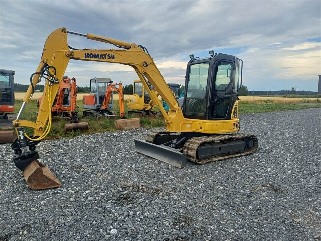Komatsu PC50mr2 kallistuvalla liittimellä - حفارة مُصَّغرة: صورة 1 Komatsu PC50mr2 kallistuvalla liittimellä - حفارة مُصَّغرة: صورة 1