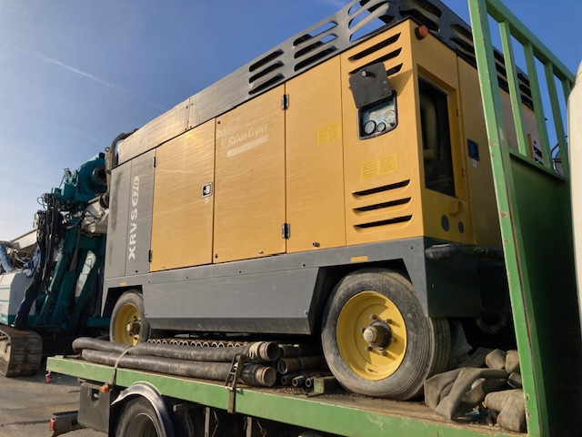 FOREUSE HERRENKNECHT COMPRESSEUR ET CAMION - الضاغط, شاحنة: صورة 1 FOREUSE HERRENKNECHT COMPRESSEUR ET CAMION - الضاغط, شاحنة: صورة 1