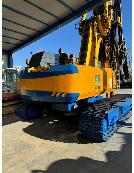 Bauer BG 18 H - برج الحفر: صورة 2 Bauer BG 18 H - برج الحفر: صورة 2