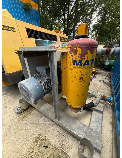 Bauer MAT HP 70 - مضخة خرسانة ثابتة - الآلات الزراعية: صورة 2 Bauer MAT HP 70 - مضخة خرسانة ثابتة - الآلات الزراعية: صورة 2